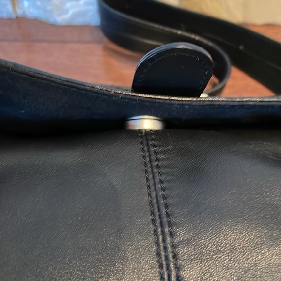 Kenneth Cole purse - Picture 4 of 6